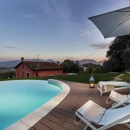 Lush Villa In Tuscan Countryside *