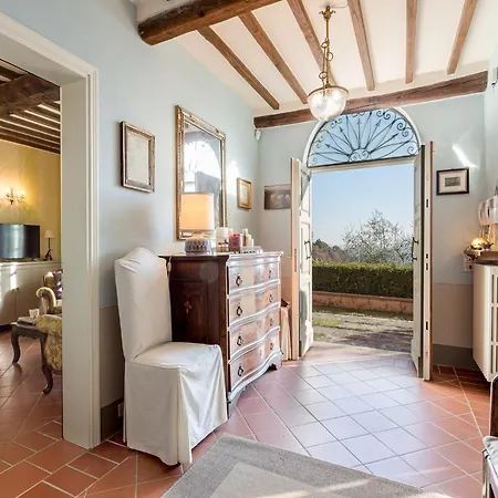 Villa Lush Villa In Tuscan Countryside