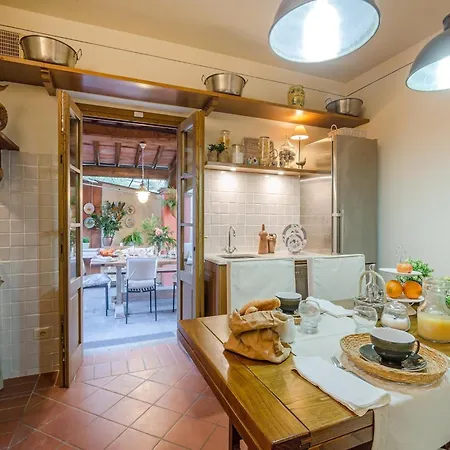 Lush Villa In Tuscan Countryside * Lucca