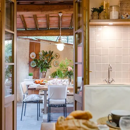 Lush Villa In Tuscan Countryside Lucca