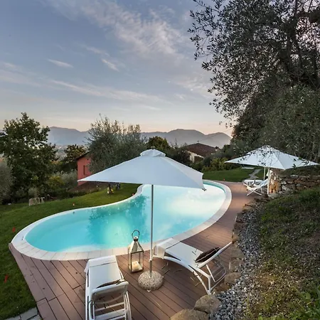 Villa Lush Villa In Tuscan Countryside *